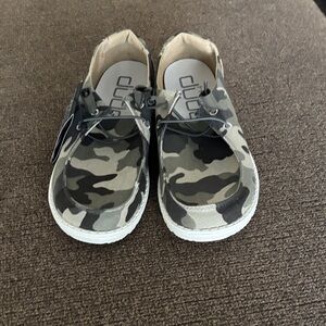 Hey Dude women’s Camouflage Moccasins